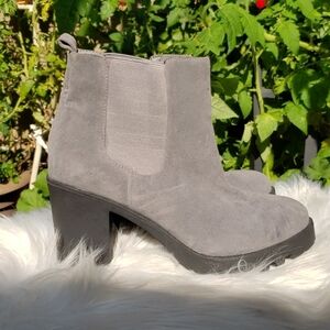 London Rebel Chelsea Platform Ankle Boots In Gray